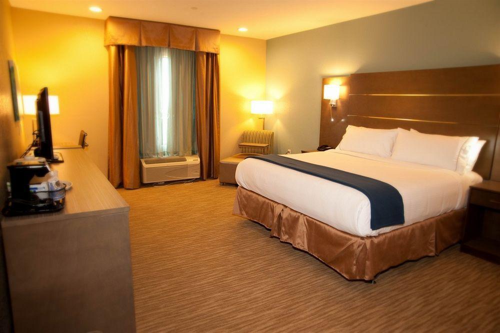 Holiday Inn Express And Suites Schulenburg By Ihg Kültér fotó