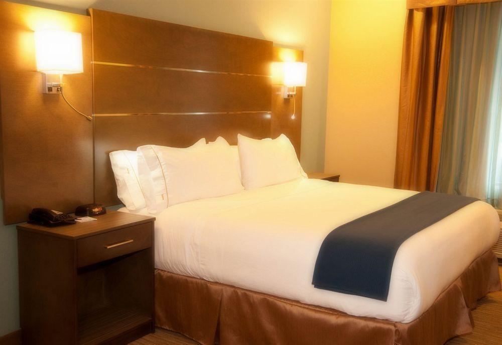 Holiday Inn Express And Suites Schulenburg By Ihg Kültér fotó