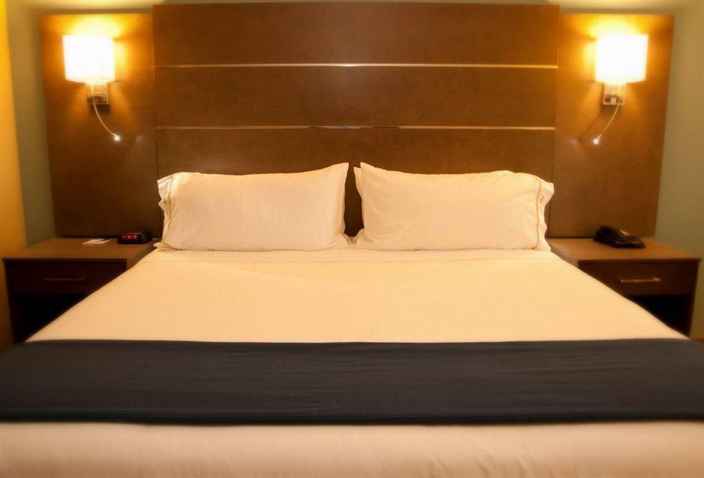 Holiday Inn Express And Suites Schulenburg By Ihg Kültér fotó