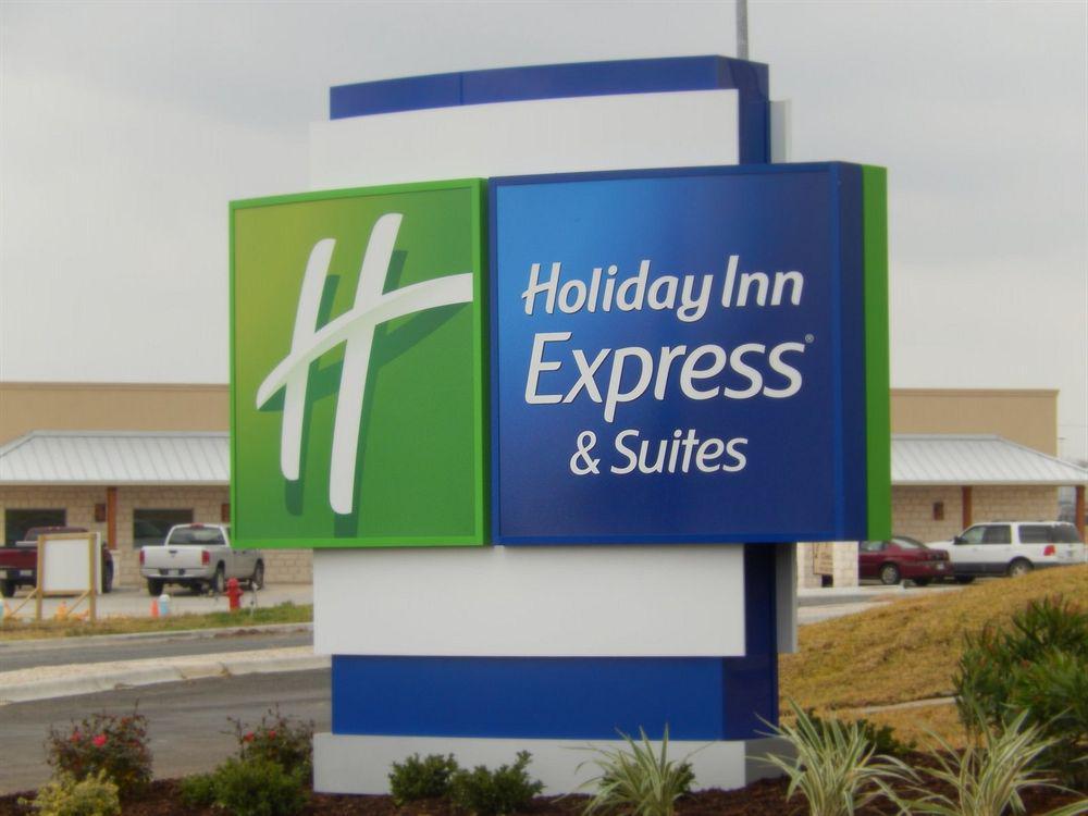 Holiday Inn Express And Suites Schulenburg By Ihg Kültér fotó